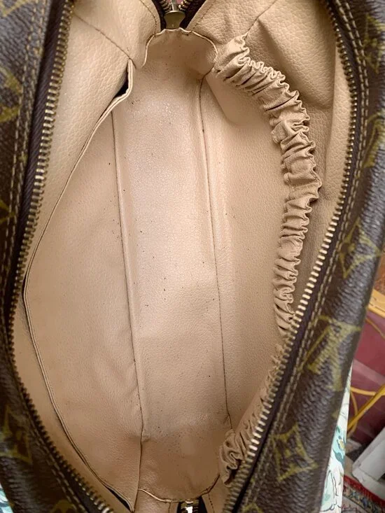 Authentic Louis Vuitton Monogram Trousse Toilette 28 - Picture 4 of 7